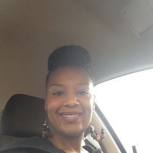 Meet your Posher, Leslie